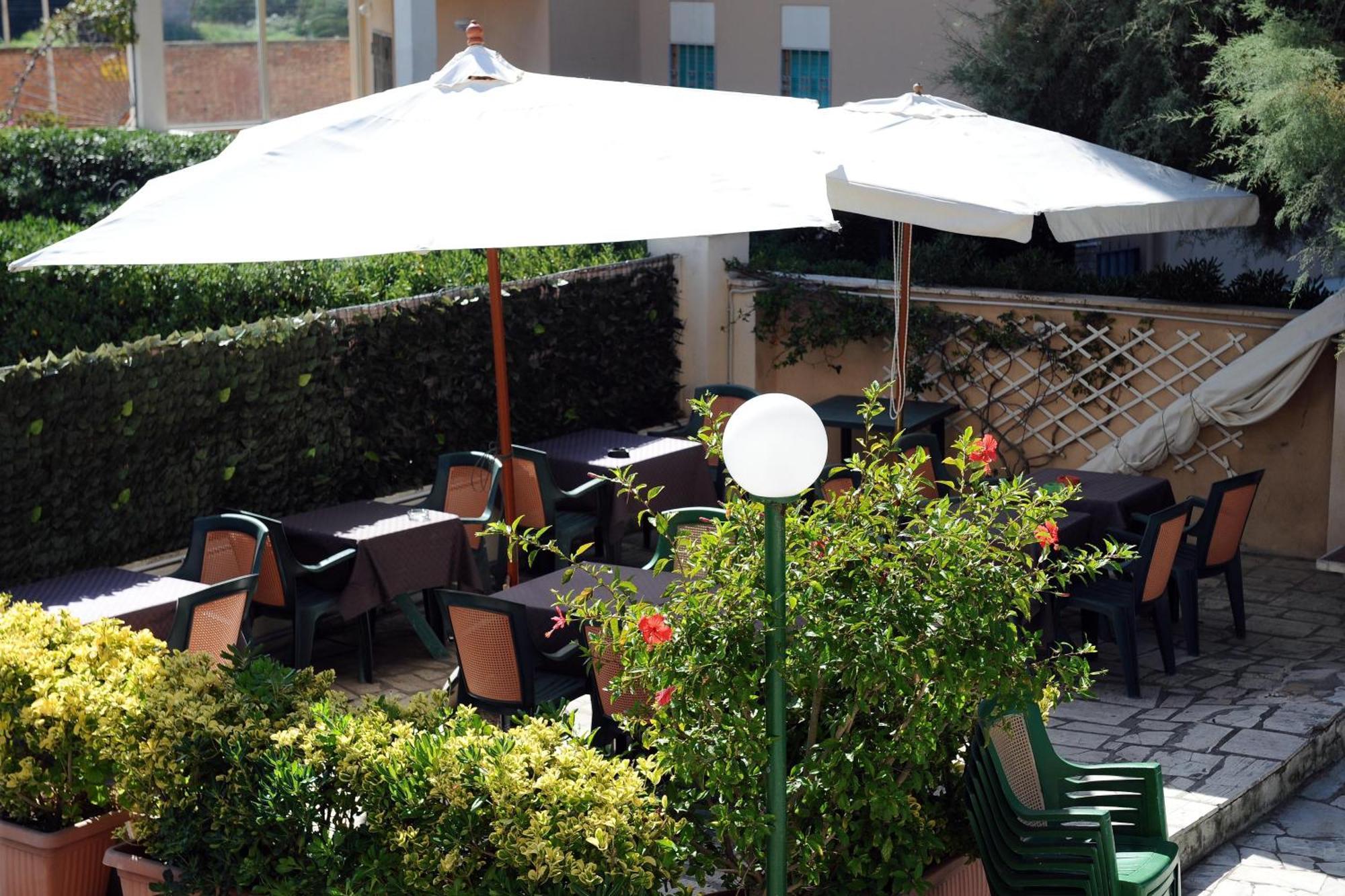 Albergo Villa Marina Анцио Екстериор снимка